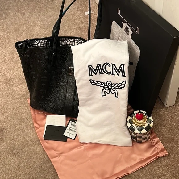 EC Authentic MCM Liz Tote - Picture 1 of 10